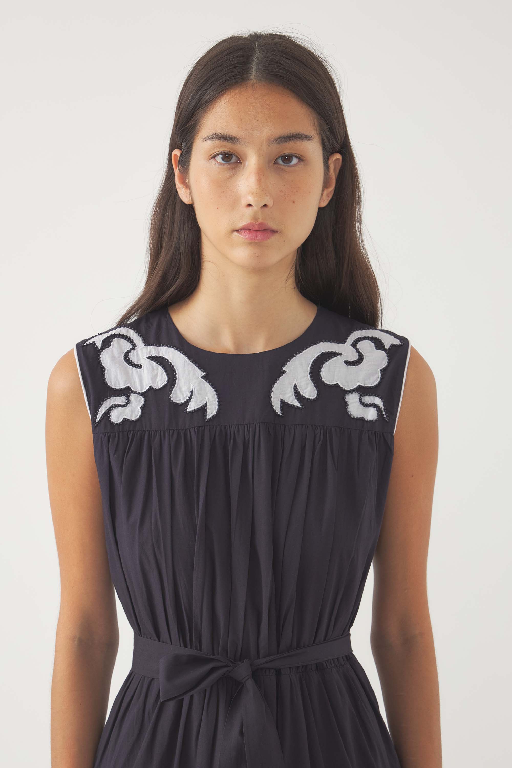 Robe longue brodée Dalli