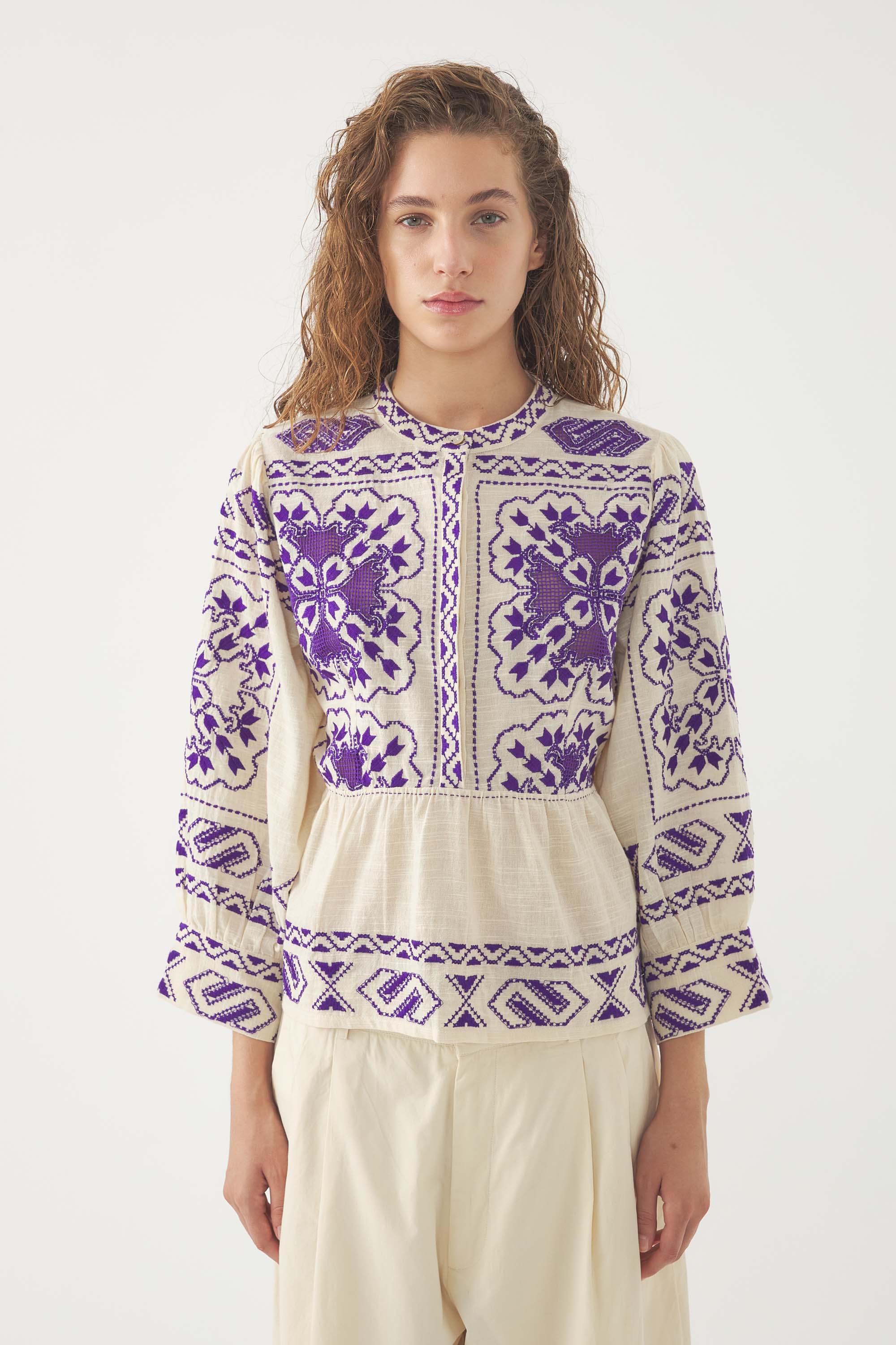 Blusa bordada Milos