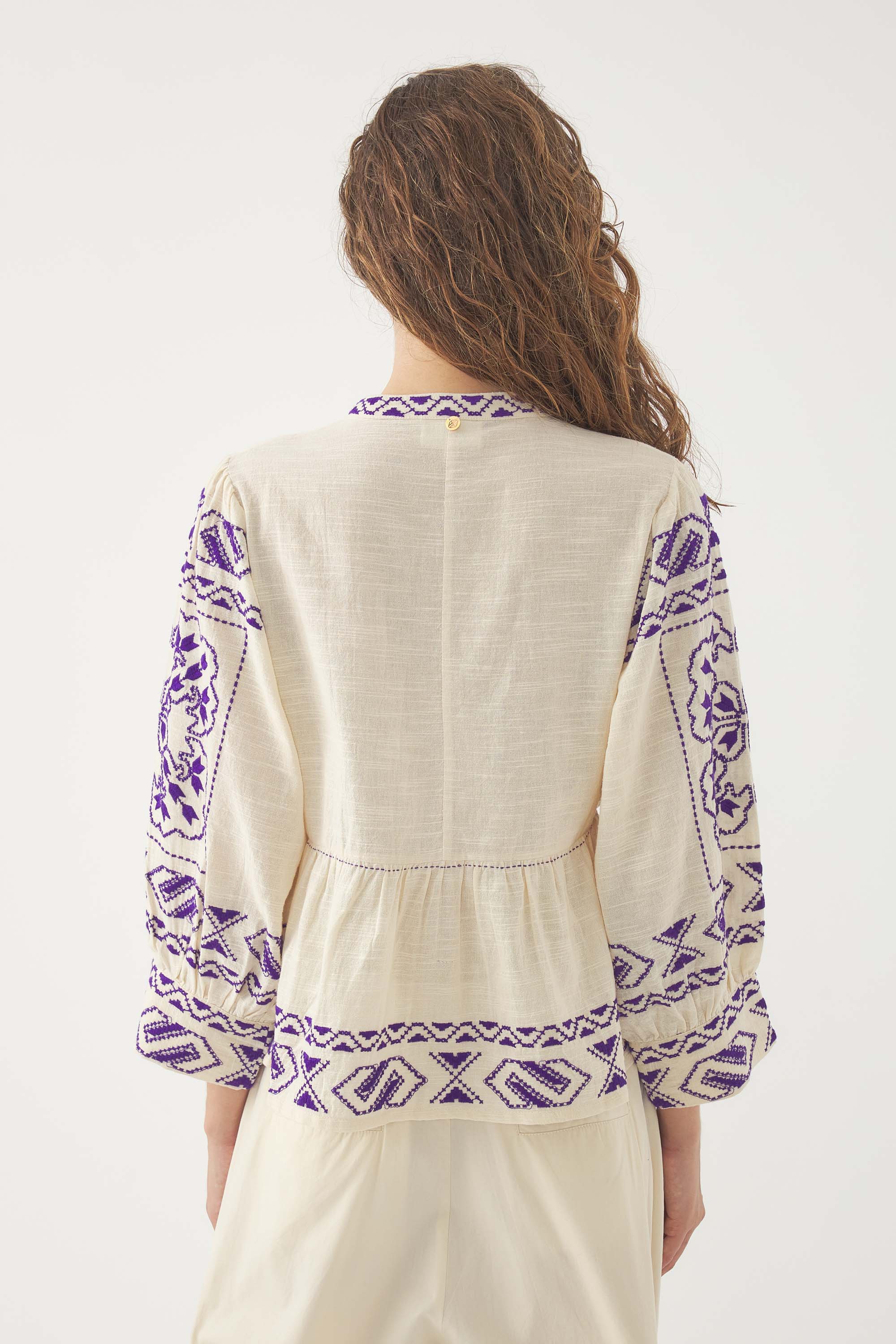 Blusa bordada Milos