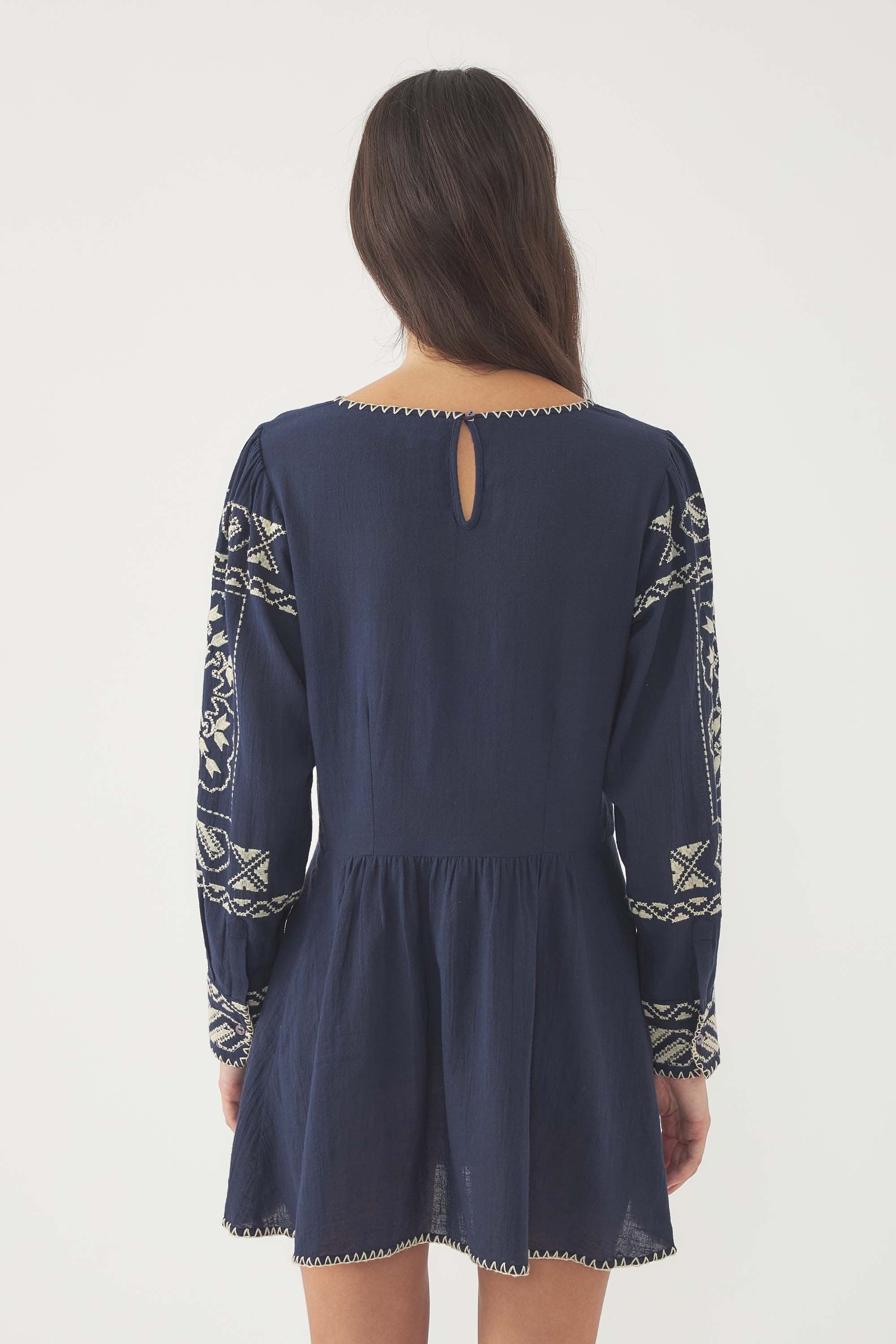 Vestido largo bordado Milos